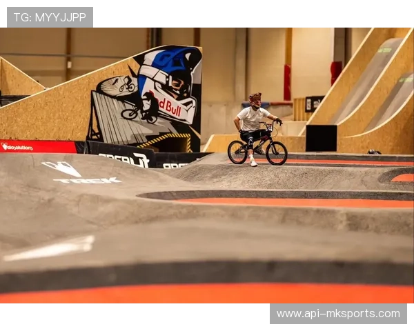 广德东亭镇BMX赛场:小骑士泵道驭风,家长呐喊响彻秋日 广德东亭镇BMX赛场:小骑士泵道驭风,家长呐喊响彻秋日